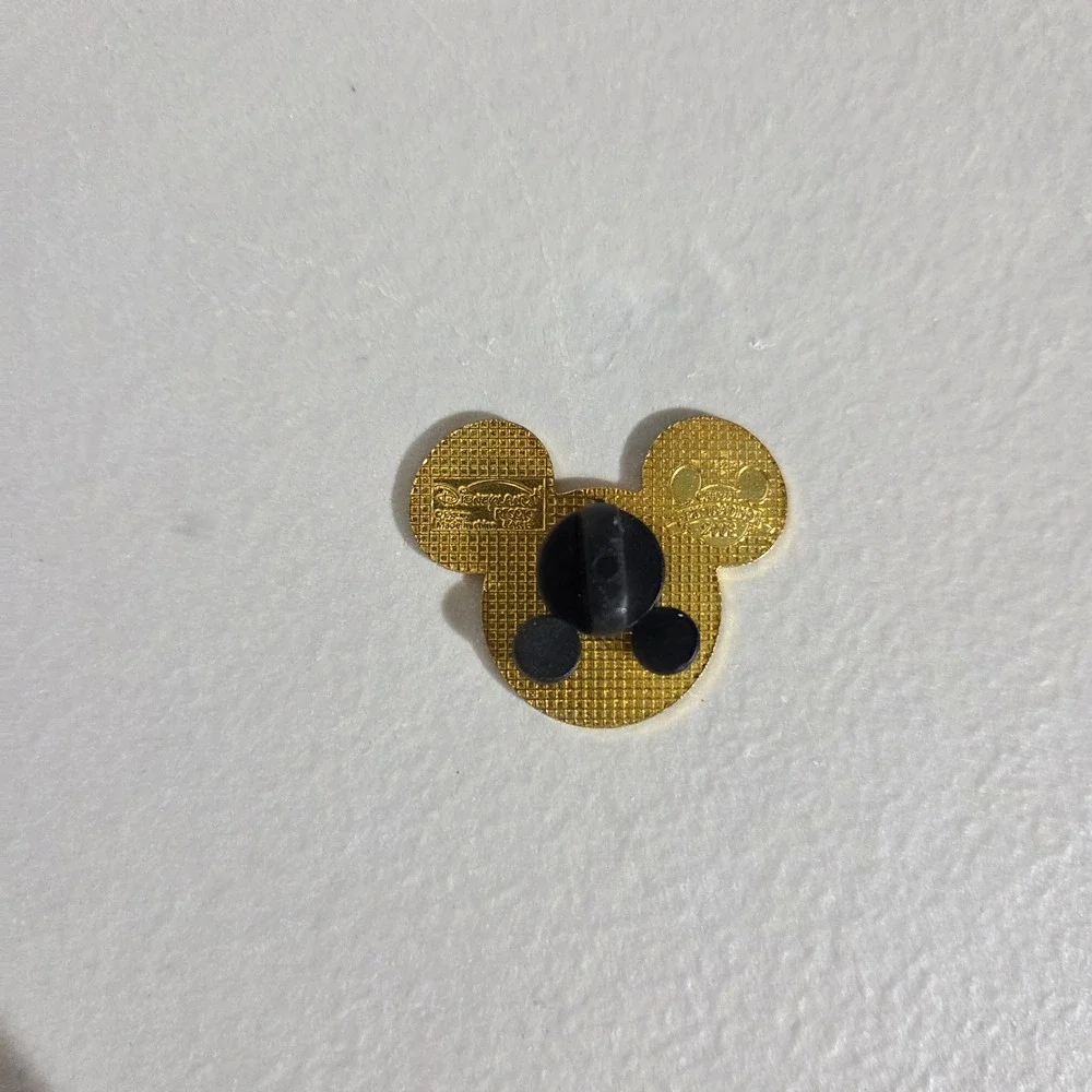 Disney Pin Trading Mickey Italy Flag Unisex OS Green White Red Epcot World 2008